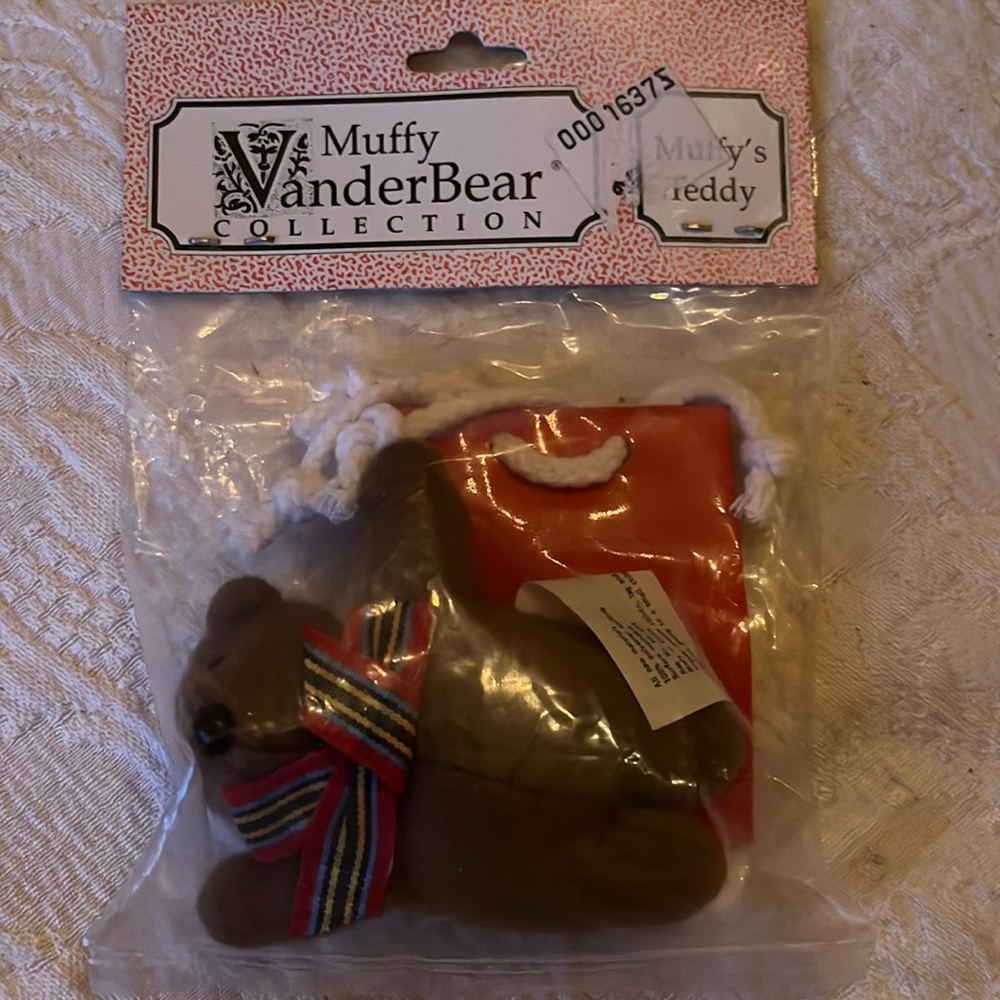 Vintage NOS Muffy Vanderbear Collection Muffys Teddy Bear 1990